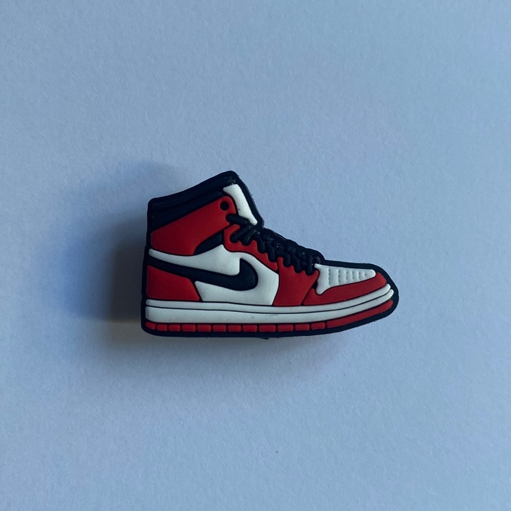 NIKE CHARM